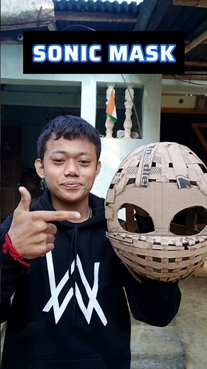 I Made a Sonic The Hedgehog Costume From Cardboard #shorts #sonicthehedgehog #sonic