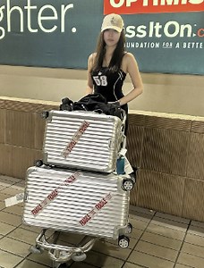 進藤もも、ハワイでの寝起きショットもファンを魅了！ | スポーツブル (スポブル)