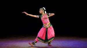 Welcome to my Youtube channel "https://youtube.com/channel/UCJCIfs2Sij80Oc3xkcldkHw" My dear friends, students and followers. From today I am releasing the videos of Allarippus in 35 Talams which I have already composed and released in the year of 1996. Try to learn the nuances of each and every pattern. Alarippu - Sankeerana Matya Talam performed by Kavya Muralidharan.. You can reach me if you have any clarification. Please subscribe my channel and I am planning to share all my work from today 