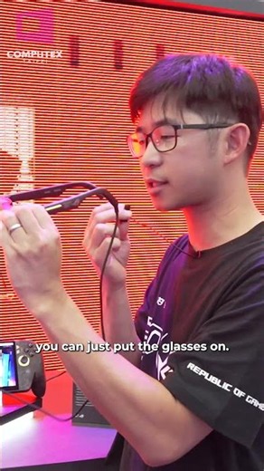 A 171 Inch Gaming Screen That Fits in Your Pocket