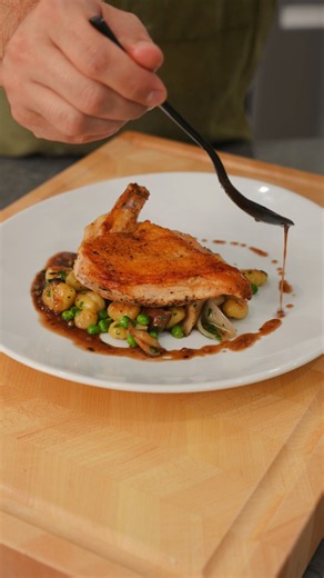 Pan-Roasted Chicken with Red Wine Pan Sauce & Mushroom Gnocchi ✨