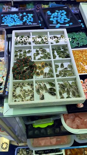 Moldavite Pendant: Discover Healing Crystals in Bangkok