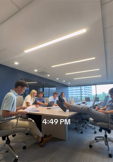 When You're Paid by the Hour: Intern Rush at 5 PM