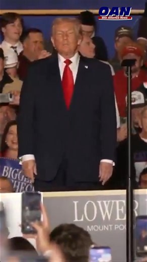 President Trump enters the stage in Mount Pocono, Pennsylvania ahead of his rally on the economy. Watch OAN Live here: https://live.oann.com/home.ktv?utm_source=socials&utm_medium=social media&utm_campaign=fb | One America News Network