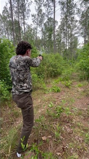 Shooting my EDC Pistol at the range while moving #shooting #rangeday #edc #everydaycarry #firearms