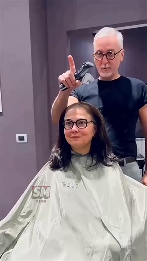 She came in for a simple makeover… but what happened next left everyone speechless! 😱 The stylist’s unbelievable talent turned her look into pure perfection ✨ You won’t believe the ending — watch the full transformation in the comments below 👇👇 | Isabella