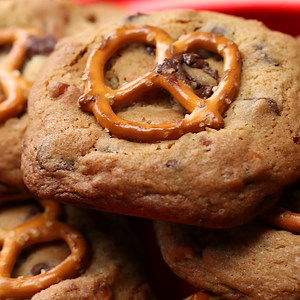 Caramel Pretzel Chocolate Chip Cookies Recipe by Tasty