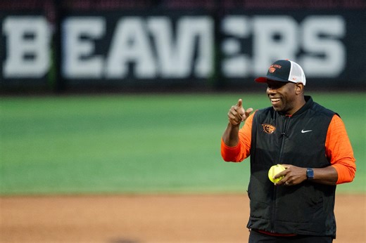 Elon Butler, No. 18 Oregon softball rout Oregon State 11-3