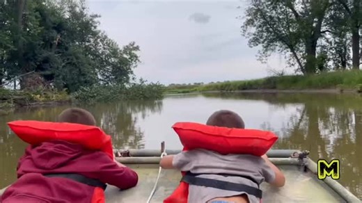 13 reactions | The 18-23hp Mud-Skipper Pro model surface drive works...