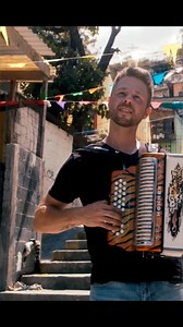 59K views · 2.8K reactions | El Holandés, Renato “el sultán descalzo” - Compa Uber #elholandes #renatoelsultandescalzo #compauber #unimusik #tacosfilms | Dwayne Verheyden | Facebook