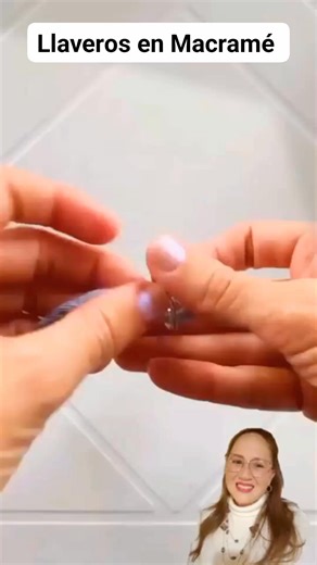 !Te enseño a realizar este hermoso llavero de corazón en Macramé!✨ #decoracion #decor #design #designinspiration #designer #hechoamano #remodelacion #tendencia #ideas #diy #diyprojects #diyhomedecor #home #homedecor #homesweethome #diyproject #macrame #decor #fb #makrame #diymacrame #accesorios #accessories | Macramé & Arte Creativo