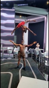 One Armi #circus #athlete #acrobatics #handstand #onearm #explore #explorepage | Sekou Acrofit