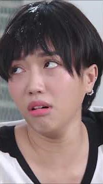 Giving up her gluttonous habit, Dieu Nhi ate an entire basket of "raw eggs" on her head in front ...
