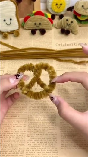 Easy pipe cleaner craft tutorial: pretzel man