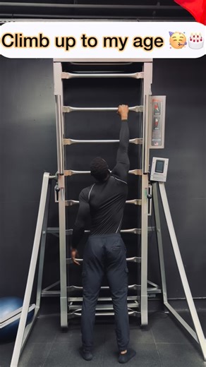 It’s my BIRTHDAY - I’m not Spiderman, but I’m a scorpion 🦂 😅🎊 #birthday #climb | Pheno Lalegende