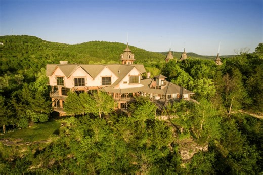 This Arkansas Lakeside Village Feels Like It Belongs in Europe