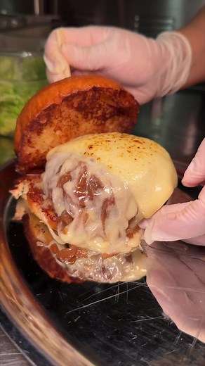 An unforgettable, DEVOUR-worthy, FEAST at @dbg_philly in Philadelphia, PA! 🍔🍗🧀🍦🤤 This place is incredible. Where would you even start? 💪 #DEVOURPOWER #fyp #foryou #philly #philadelphia #burger #burgers #cheeseburger #cheeseburgers #phillyfood #foodies #foodblog #travel #philadelphiafood #icecream