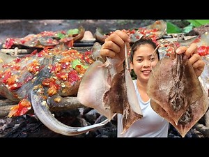 Primitive Cooking: Grilled Stingray Fish with Chili in the Wild