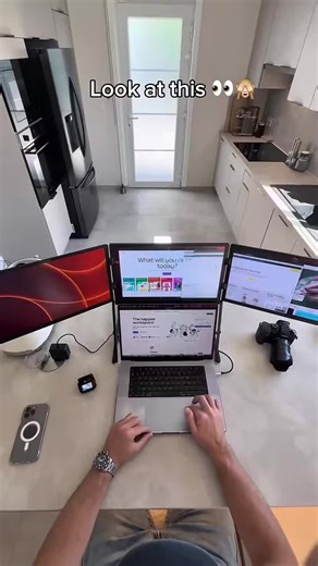 Turn your laptop into a powerful 4-screen workstation 🚀 The 16