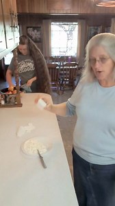 Easily make your own laundry detergent. #DIYProjects #diyideas #diy #borax #washingsoda #homemade #soap | South Alabama Cooking