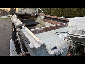 Carb Rebuild & First Start - The 300$ Boat Lives Again!