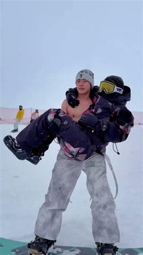 Conquer Snow Sports: Skiing Tips for Beginners - Mastering the Slopes