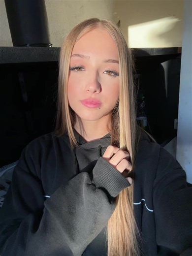 Os vídeos de loirinha✨ (@isaa.mcnl) com original sound - 🎭