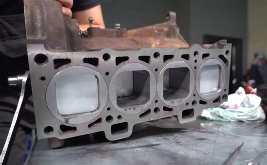 ¿Puede funcionar un motor con pistones cuadrados?