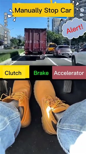 how to brake correctly in an emergency with a manual transmission? #carbrake #manualtransmission