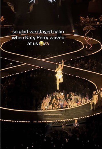 btw we were the only ones dancing and jumping so we knew it was at us 🤭😆🤩@Katy Perry