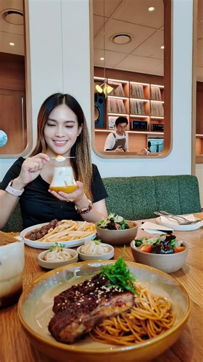 在Orchard Road的 BBRC cafe 用$9.9 就能吃到西餐套餐🤩 主食有3种选择，1 Set还包括Salad和水饺🥟在这么舒适的环境享用美食就是爽 星期一至五11am-5pm，趁现在有offer快快来，完了就没有了 Benjamin Barker Recreational Club Cafe @bbrc.cafe 📍8 Grange Rd, #01-01, Singapore 239695 🕗 11am-9pm (Mon-Thu) 🕗 11am-10pm (Fri) 🕗 10am-10pm (Sat) 🕗 10am-9pm (Sun) #sgfood #sgfoodie #sgwhattoeat #sgviral #sgmusteat #sgfoodies #OrchardRoad #BenjaminBarker #乌节路 #新加坡美食 #新加坡 #新加坡美食推荐 #新加坡hochiak #新加坡吃什么 #新加坡吃喝玩乐 | Stella Fan