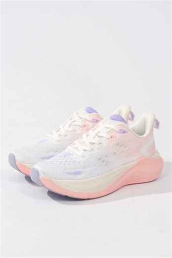 Pretty in pink and perfect for every step. 🌸 These white-pink sneakers are made for girls who love both style and comfort. Which step will you take next? #hawkwell #sneakers #womenshoes #shoes #sportshoes