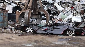 QLD Police destroy Holden Commodore belonging to an alleged recidivist hoon