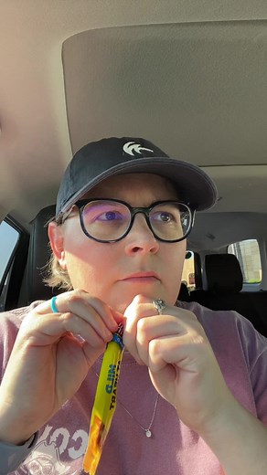 @Slim Jim please set the record straight. #lifehack #slimjim #plastic #wtf #howto #todayilearned