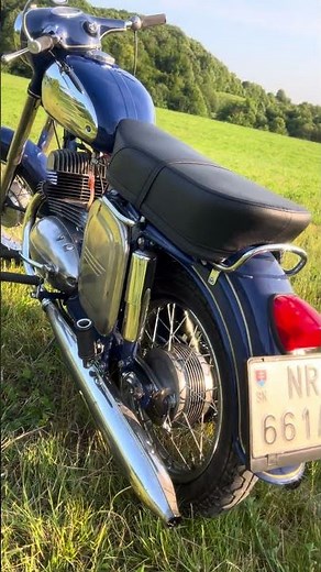 Jawa 350/360 #jawa #motorcycle #retro #2stroke #veterans #history #old #oldtimer #motivation #tech
