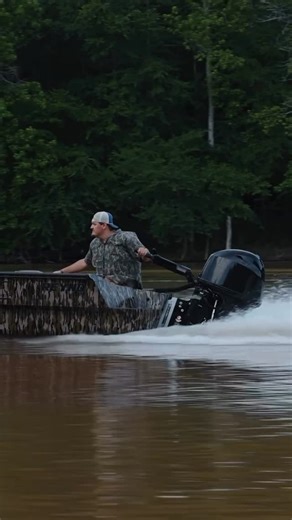 Bob's Machine - Jackplates on Instagram: "All I want for Christmas is aluminum boat with a Kickback Jack - bit.ly/bobskickback @prodigyboats | #BobsMachine #aluminumboat #jackplate"
