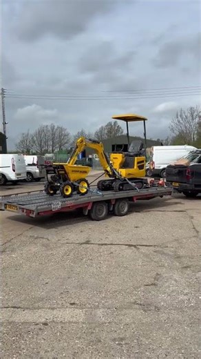 Buffalo Dumper and Digger on their way to a new home