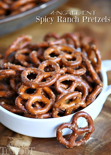 Easy Spicy Ranch Pretzels