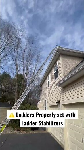 ⚠️Ladders properly set with Ladder Stabilizers. Never lean a ladder on the gutters, Super Dangerous!