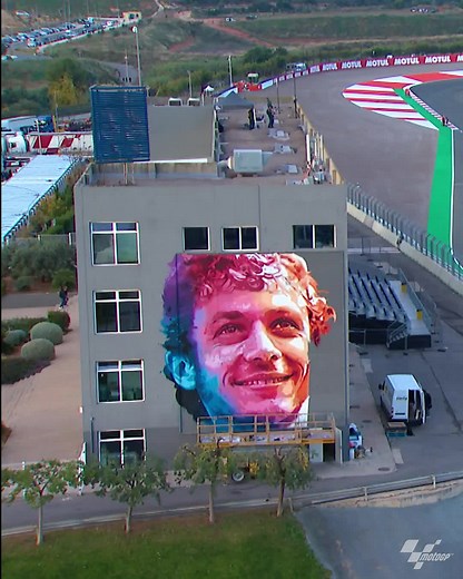 Art comes to life! ✨ Watch as Axe Colours creates an incredible portrait to celebrate Valentino Rossi VR46 Official final race! 🤩 #ValenciaGP 🏁 #GrazieVale | MotoGP