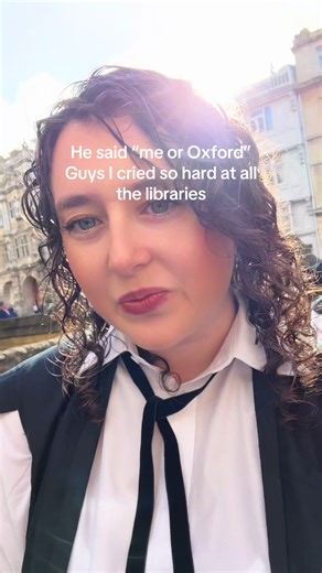 I’ll always choose Oxford 🤷🏻‍♀️ #oxford #university #student #phd #library