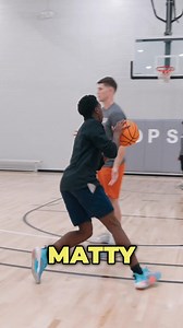Most hoopers run straight into handoffs. Elite hoopers create flow. 👀 👇 The key is using footwork and angles to push into and create space, this lets you separate from the defender and shoot in rhythm. This is a Phase 2: Framework Drill from the HoopStudy Development System, where athletes build clean, repeatable movement patterns that translate directly to game shots. It’s not random. It’s rhythm. #BasketballTraining #HoopStudy #BasketballIQ #PlayerDevelopment #BasketballFootwork #BasketballD