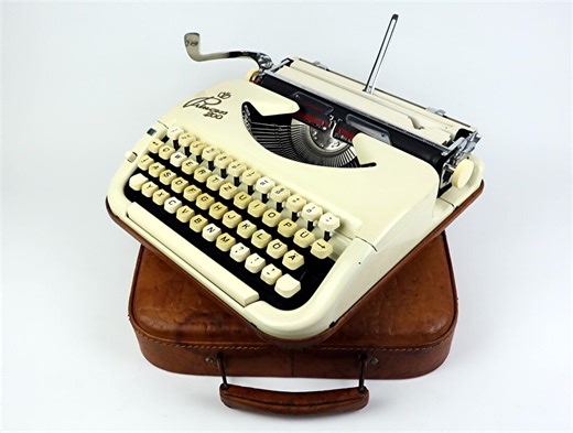 Princess 200 Vintage Typewriter From 1955, Ivory-coloured With Operating Instructions - Etsy Canada
