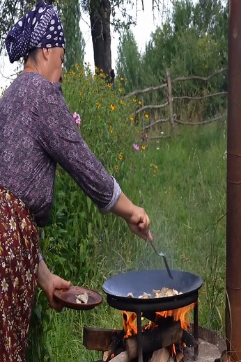 16K views · 319 reactions | Harvesting and Preserving Nature's Flavors Collecting and Drying Natural Seasonings by Master chef! #fbreels #food #cooking | Countryfood HD | Facebook