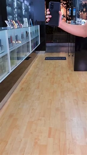 Las otterbox defender son fundas con certificación militar, lo que significa que protegen tu celular de caídas y golpes fuertes manteniendolo intacto. Es una funda de 3 capas un gel interno que evita el calentamiento de la bateria. ℹ️ Consúltanos por el modelo de tu celular