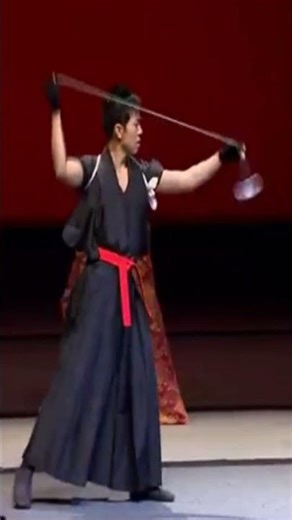 Yoyo Black Stunning yo-yo performance by world champion. #yoyo #yoyoblack #performance