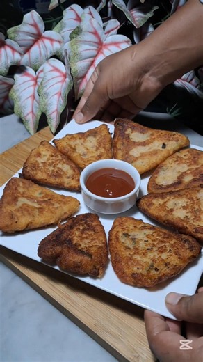 Instant Crispy Potato Triangles| Recipe Party Snack in 10 Mins 🤤