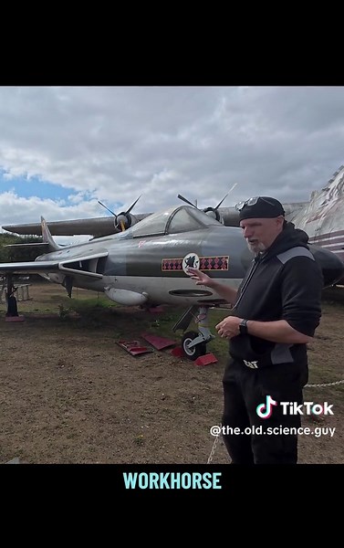 Hawker Hunter: A Dive into Aviation History