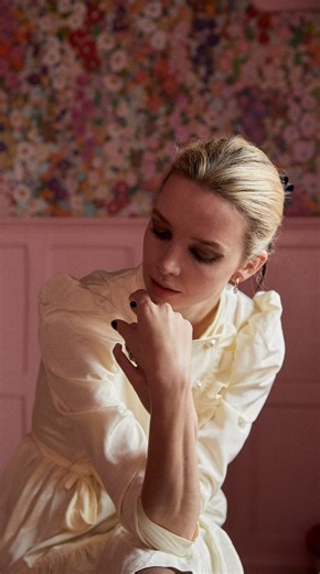 Every home tells a story, this is @gretabellamacina’s… “Think of the rooms as a dance, they are ever-evolving and growing, like a sort of living memoir. These rooms are all a part of the story.” Discover the poet, actress and filmmaker's home in House of Greta at the link in bio. | House of Hackney