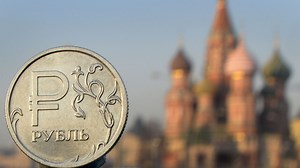 Conflit en Ukraine: La devise russe passe la barre symbolique de 80 roubles pour un dollar - RTBF Actus